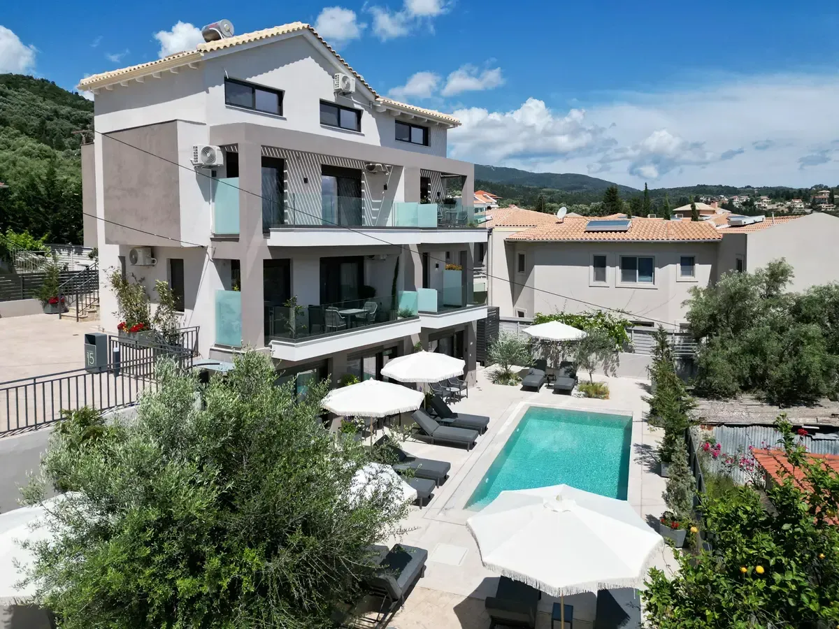 Τα πανέμορφα September15 Suites στη Λευκάδα.